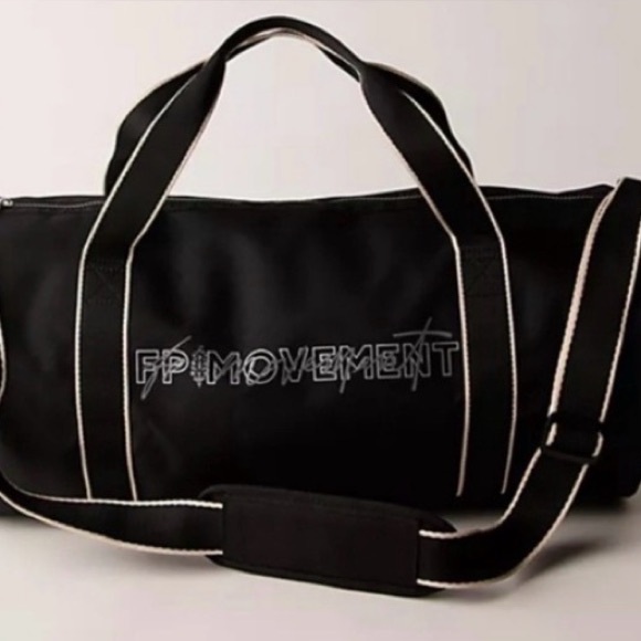 Free People Handbags - ‼️SOLD‼️ FREE PEOPLE Free People Movement Good Sport Duffle Bag